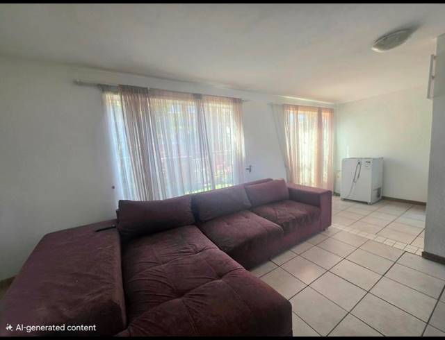 2 BEDROOM TOWNHOUSE FOR SALE IN FREEWAY PARK